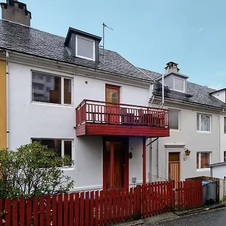 Sentrumsnaer Og Romslig 4-roms * 卑爾根