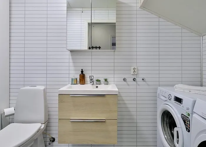 Sentrumsnaer Og Romslig 4-roms *