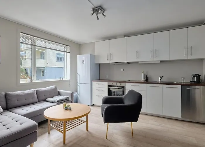 Sentrumsnaer Og Romslig 4-roms