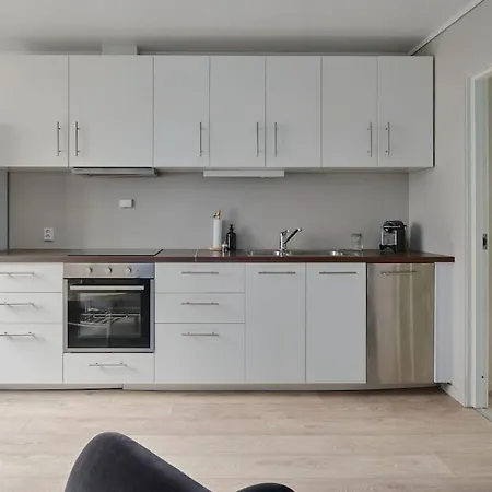 Sentrumsnaer Og Romslig 4-roms *